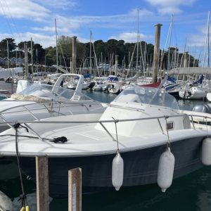 White Shark  228 de 2008(6m97) , version Sun Deck , motorisation Yamaha 250cv 4t .